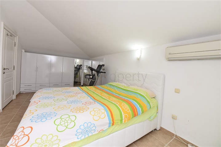 Уютный меблированный пентхаус 3+1