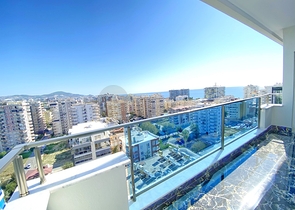 Королевский пентхаус 4+1 в элитном комплексе в районе Махмутлар