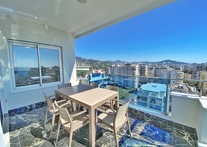 Королевский пентхаус 4+1 в элитном комплексе в районе Махмутлар