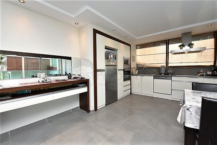 Четырехспальный  пентхаус в районе Каргыджак