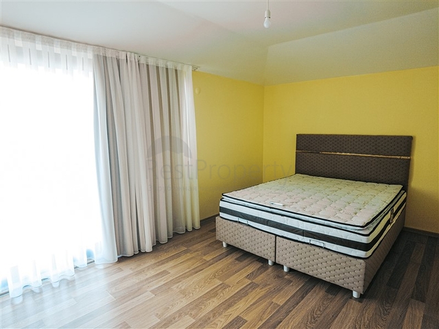 Трехкомнатный пентхаус с видом на море