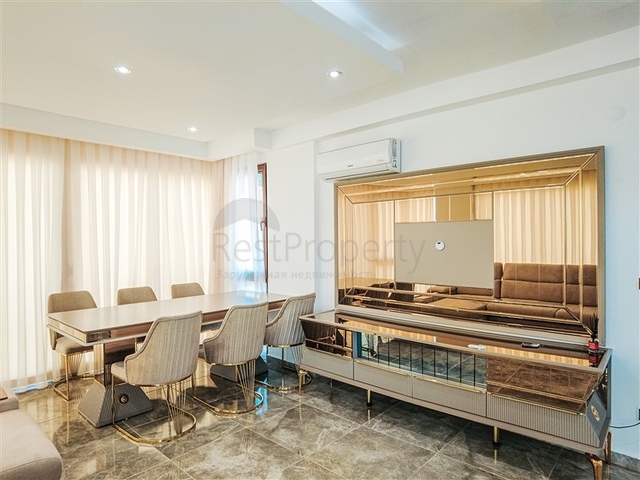 Трехкомнатный пентхаус с видом на море