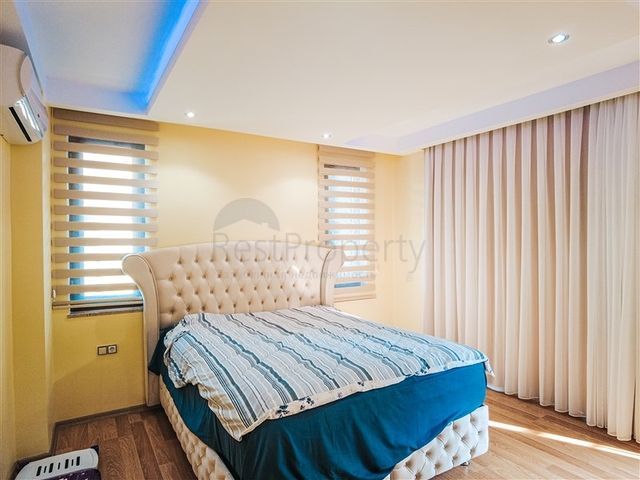 Трехкомнатный пентхаус с видом на море