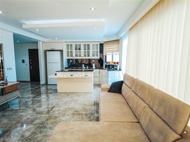 Трехкомнатный пентхаус с видом на море