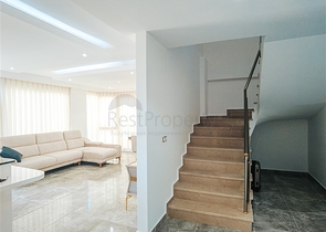 Трехкомнатный пентхаус с видом на море