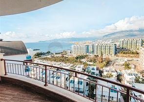 Трехкомнатный пентхаус с видом на море