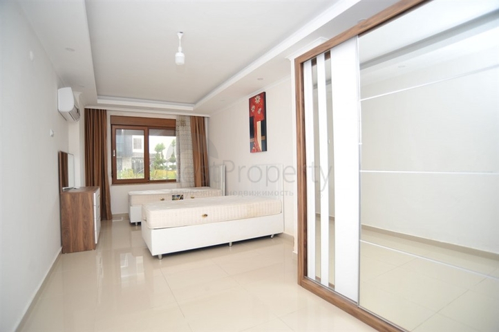 Дуплекс 3+1 с мебелью рядом с морем в районе Кестель