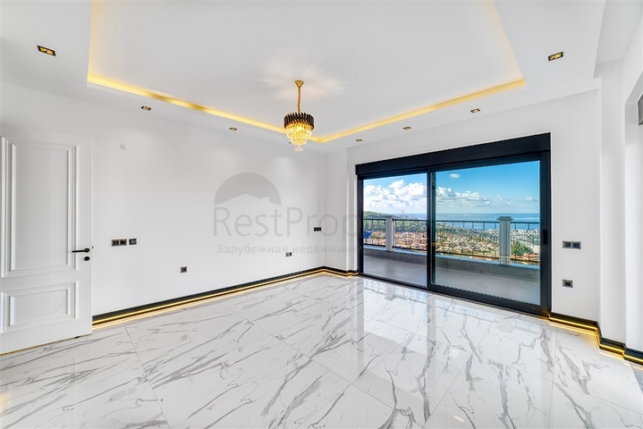 Эксклюзивная вилла с потрясающим видом на Средиземное море