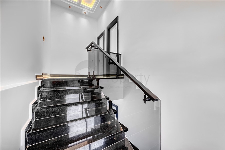 Эксклюзивная вилла с потрясающим видом на Средиземное море