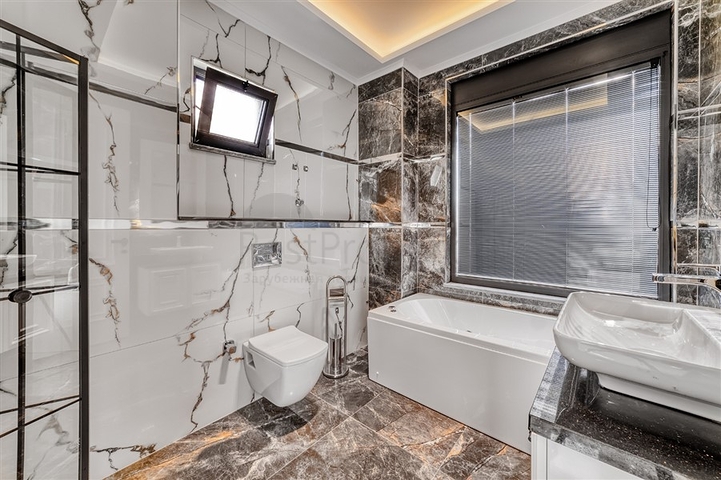 Эксклюзивная вилла с потрясающим видом на Средиземное море