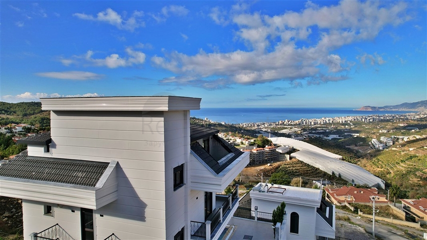 Эксклюзивная вилла с потрясающим видом на Средиземное море