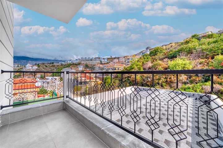 Эксклюзивная вилла с потрясающим видом на Средиземное море