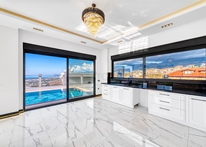 Эксклюзивная вилла с потрясающим видом на Средиземное море