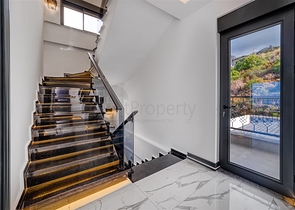 Эксклюзивная вилла с потрясающим видом на Средиземное море