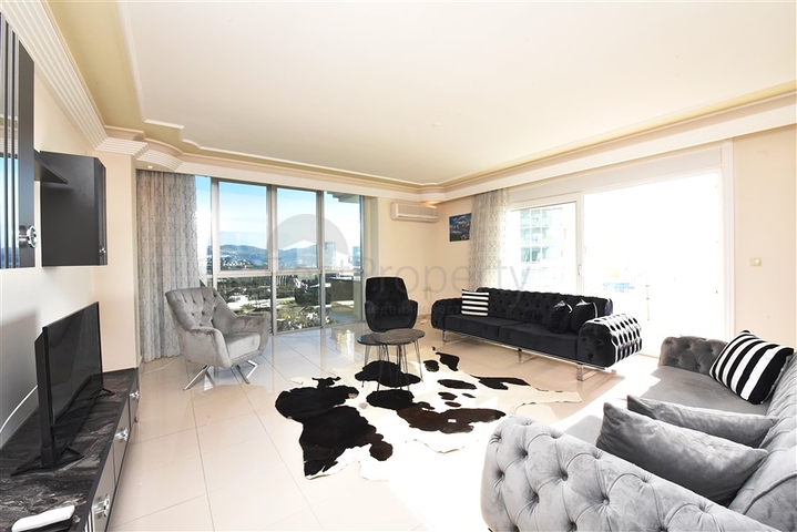 Квартира с готовым дизайнерским решением 2+1 в Махмутларе