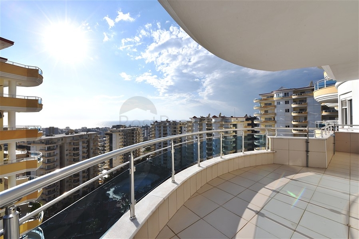 Квартира с готовым дизайнерским решением 2+1 в Махмутларе