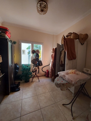 Трехкомнатная Квартира с Видом На Море и с Садом