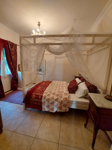 Трехкомнатная Квартира с Видом На Море и с Садом