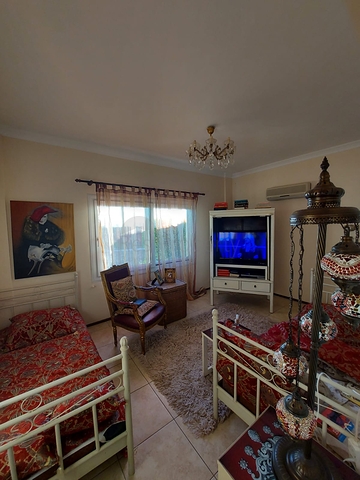 Трехкомнатная Квартира с Видом На Море и с Садом