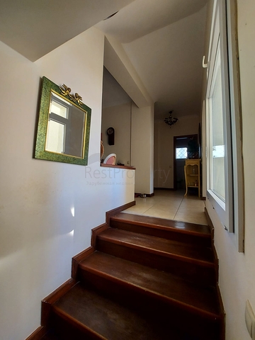 Трехкомнатная Квартира с Видом На Море и с Садом