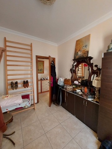 Трехкомнатная Квартира с Видом На Море и с Садом