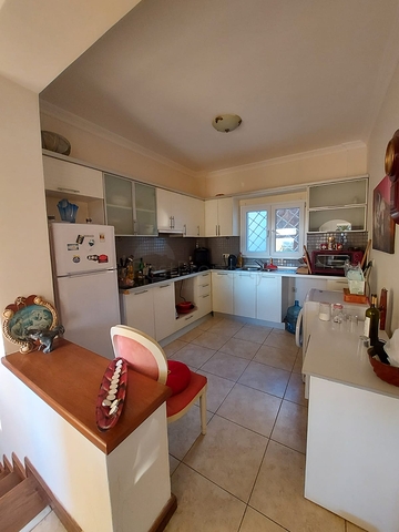 Трехкомнатная Квартира с Видом На Море и с Садом