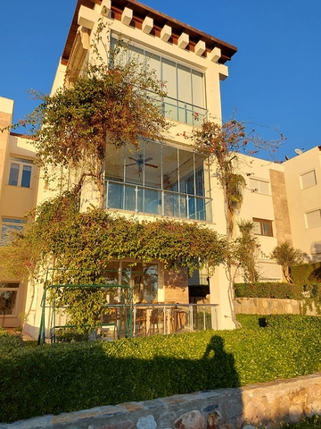 Трехкомнатная Квартира с Видом На Море и с Садом