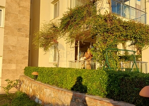 Трехкомнатная Квартира с Видом На Море и с Садом