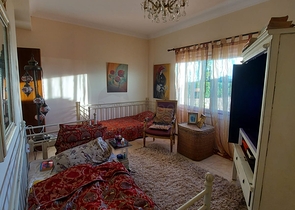 Трехкомнатная Квартира с Видом На Море и с Садом