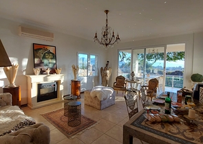 Трехкомнатная Квартира с Видом На Море и с Садом