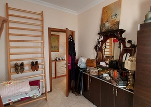 Трехкомнатная Квартира с Видом На Море и с Садом