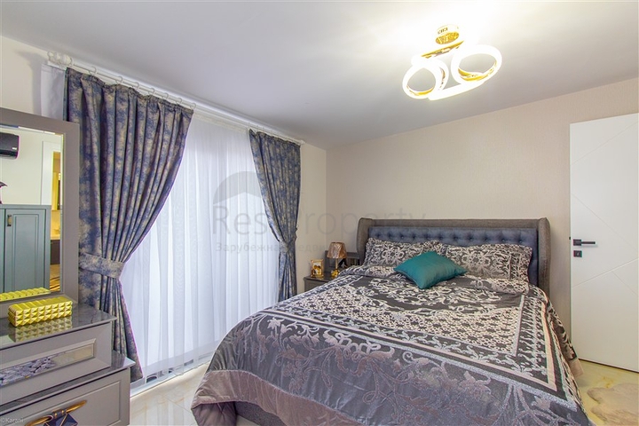 Пентхаус 2+1 с отдельной кухней и дизайнерским оформлением