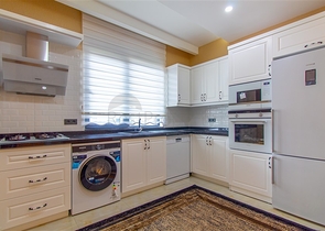 Пентхаус 2+1 с отдельной кухней и дизайнерским оформлением