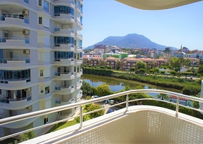 Апартаменты планировкой 3+1 в районе Тосмур с видом на море