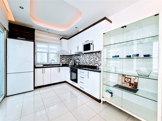 Трехкомнатная меблированная квартира