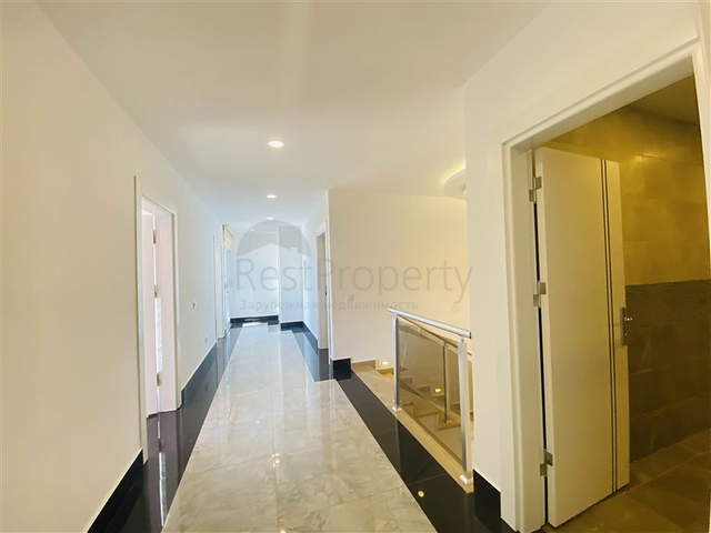 Просторная отдельно стоящая вилла 5+1 в районе Каргыджак