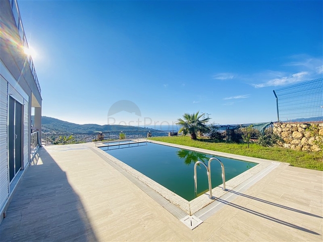 Просторная отдельно стоящая вилла 5+1 в районе Каргыджак