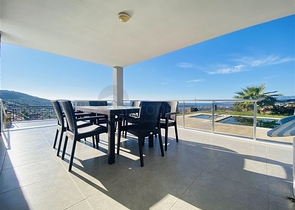 Просторная отдельно стоящая вилла 5+1 в районе Каргыджак