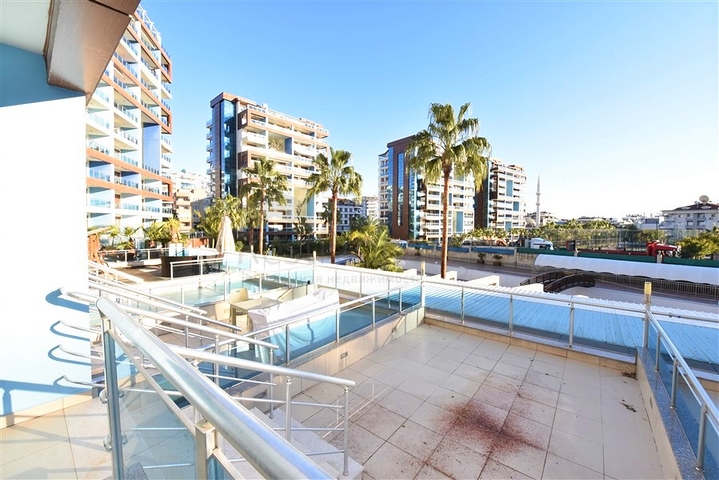 Квартира- студия с балконом и террасой