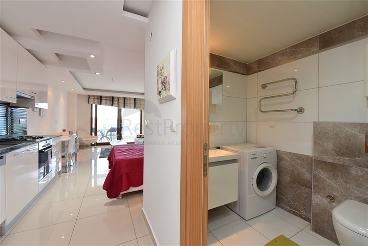 Квартира- студия с балконом и террасой