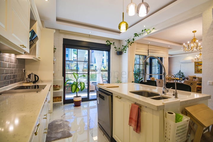 Шикарный садовый дуплекс 4+1 в районе Оба 