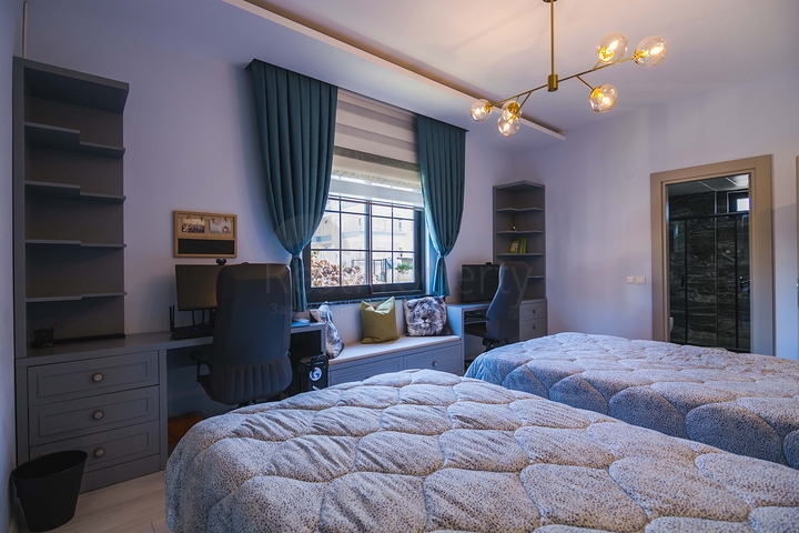 Шикарный садовый дуплекс 4+1 в районе Оба 