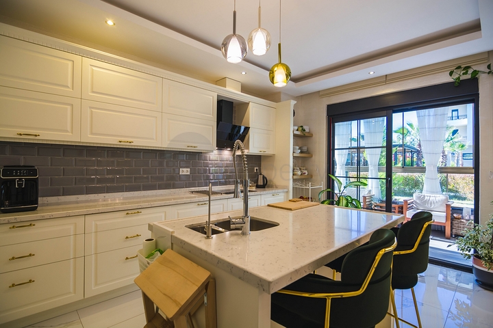 Шикарный садовый дуплекс 4+1 в районе Оба 