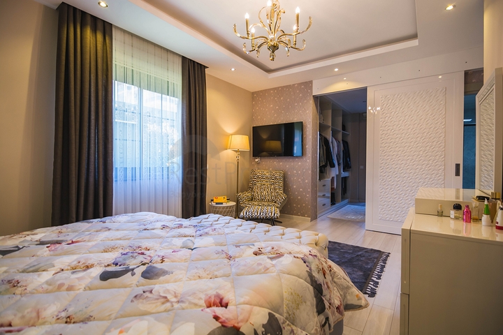 Шикарный садовый дуплекс 4+1 в районе Оба 