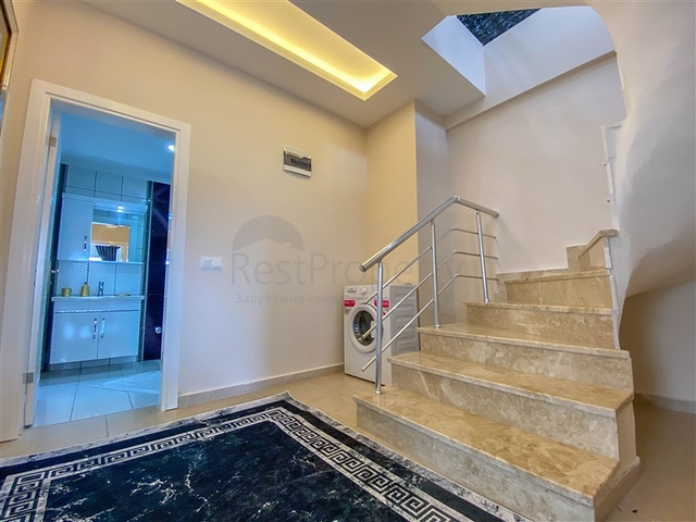 Cадовый дуплекс в Кестеле в 100 м от моря