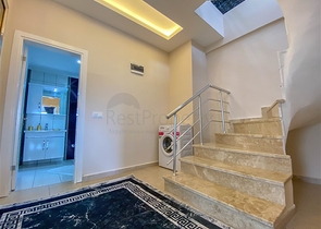 Cадовый дуплекс в Кестеле в 100 м от моря