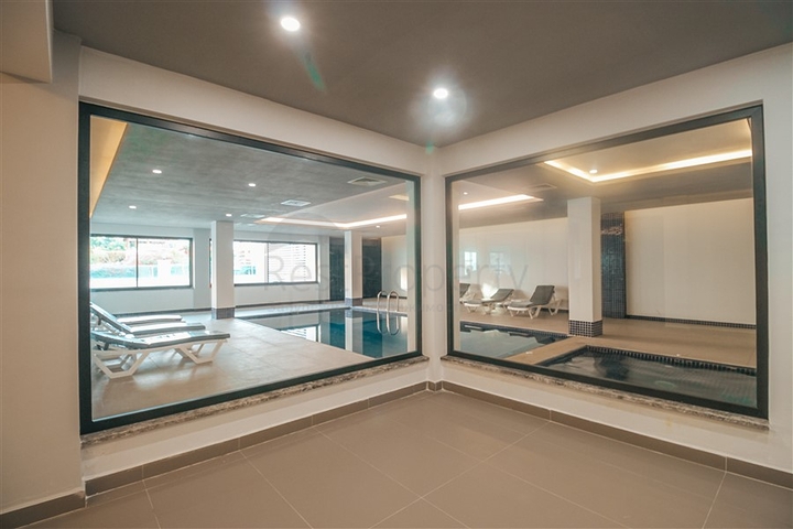 Апартаменты планировкой 2+1 в комплексе на первой береговой линии