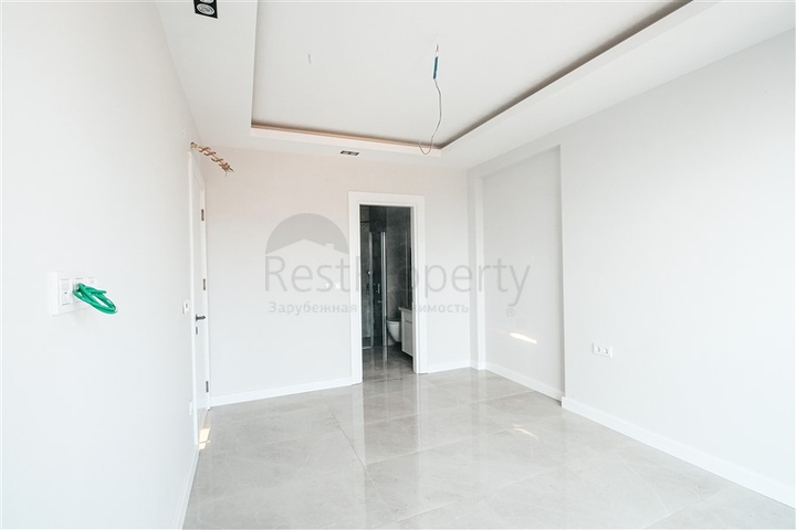 Апартаменты планировкой 2+1 в комплексе на первой береговой линии