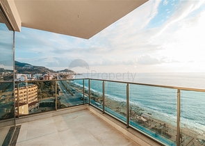 Апартаменты планировкой 2+1 в комплексе на первой береговой линии