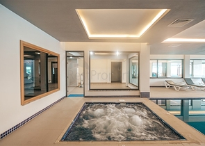 Апартаменты планировкой 2+1 в комплексе на первой береговой линии